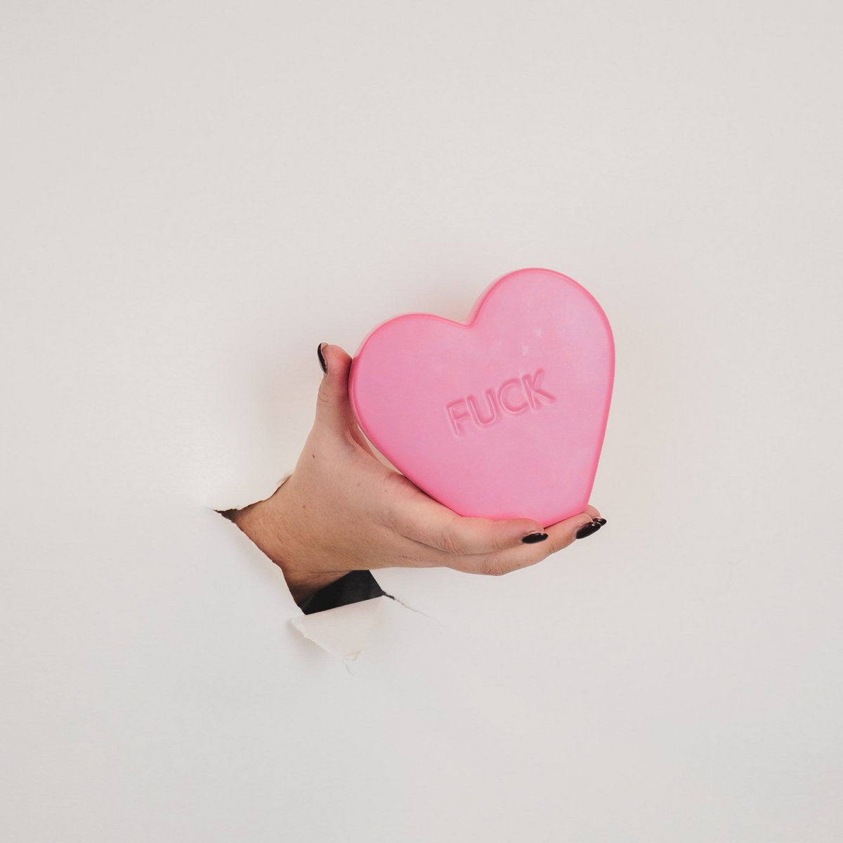 Ornament Candy Heart 'FUCK' Neon Roze 13x4x11,5cm