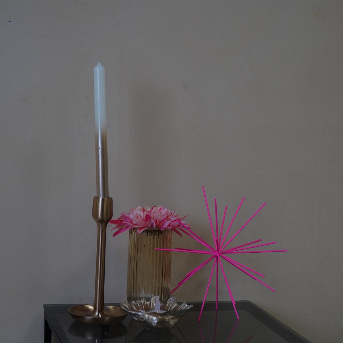 Ornament Vuurwerk Metaal Neon Roze 25x25x25cm