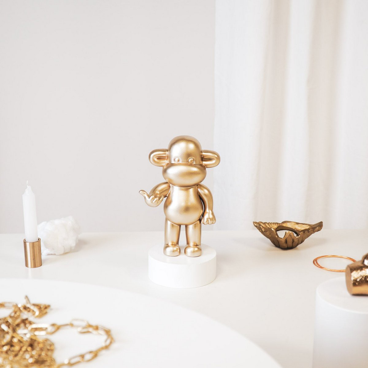 Ornament Aap 'de legende' polyresin goud 11x7x19cm