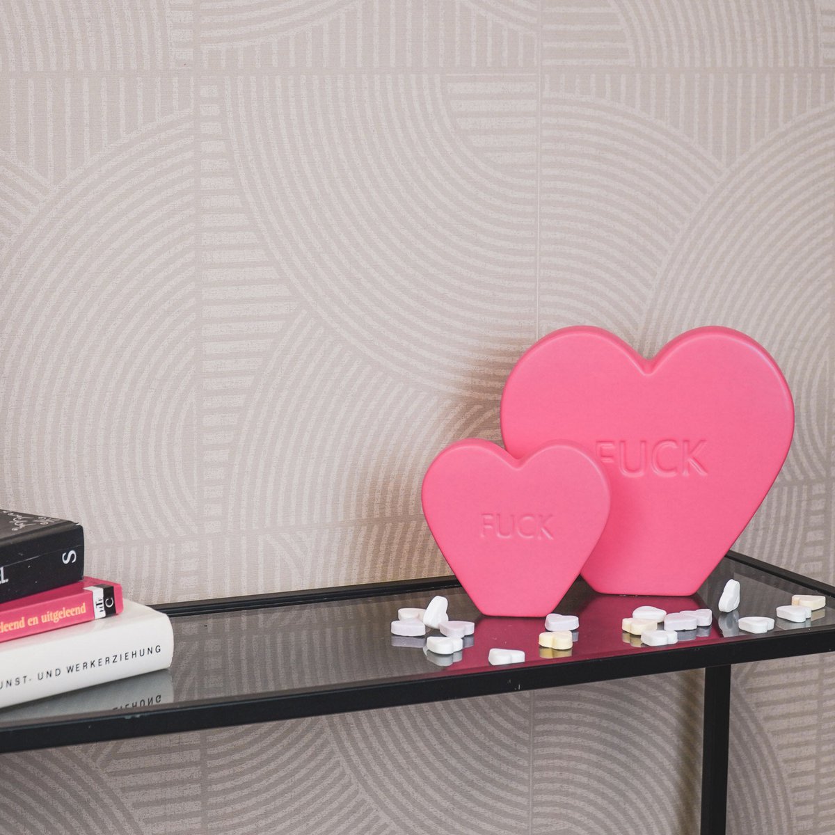 Ornament Candy Heart 'FUCK' Neon Roze 13x4x11,5cm