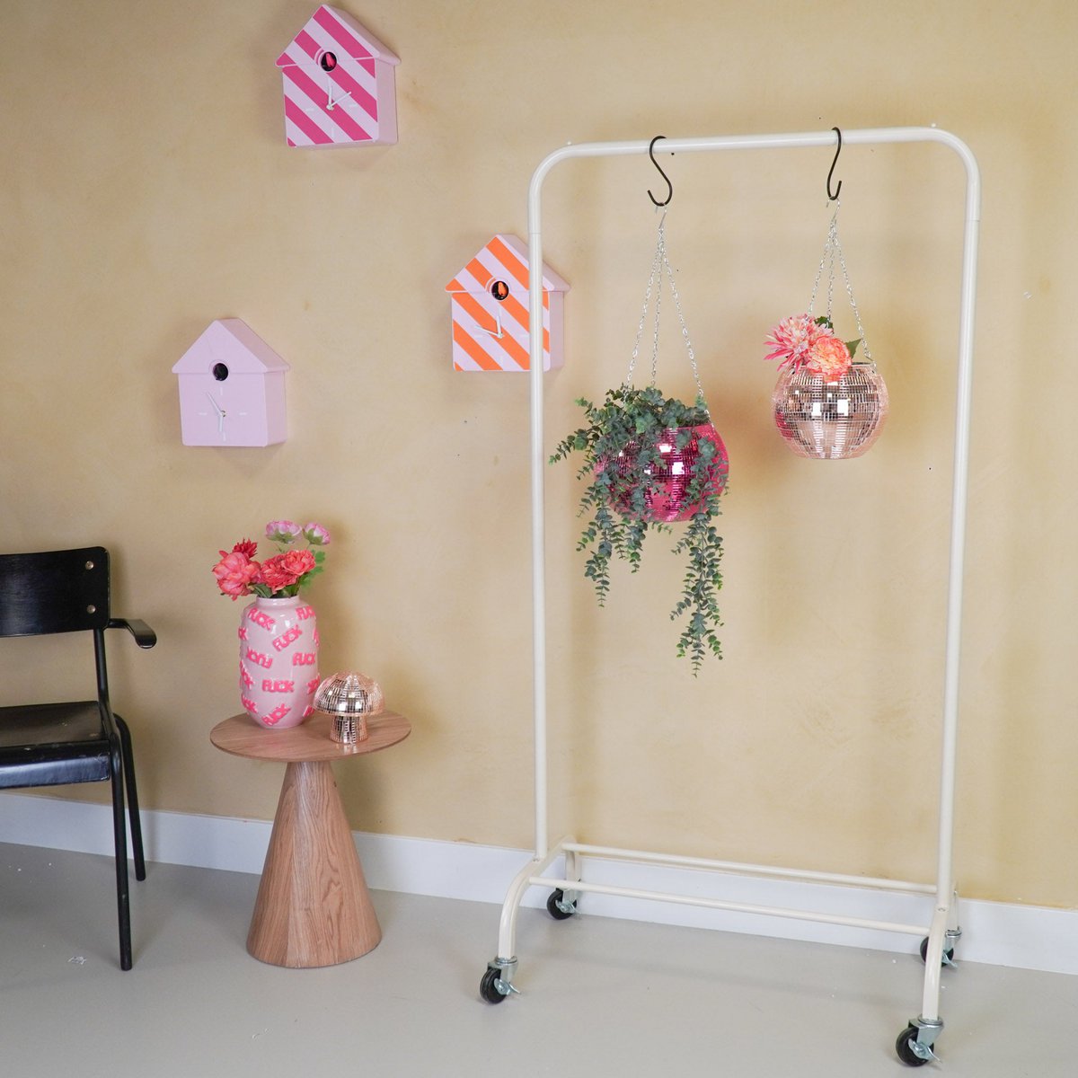 Kledingrek op wielen zand 80x40x155cm
