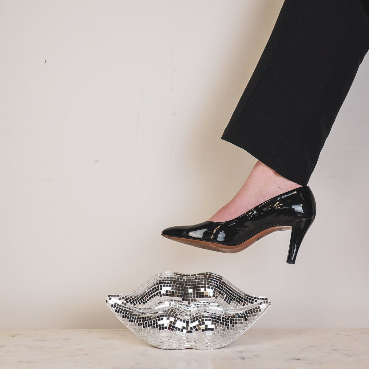 Ornament disco lippen glas zilver 29x10x13,5 cm