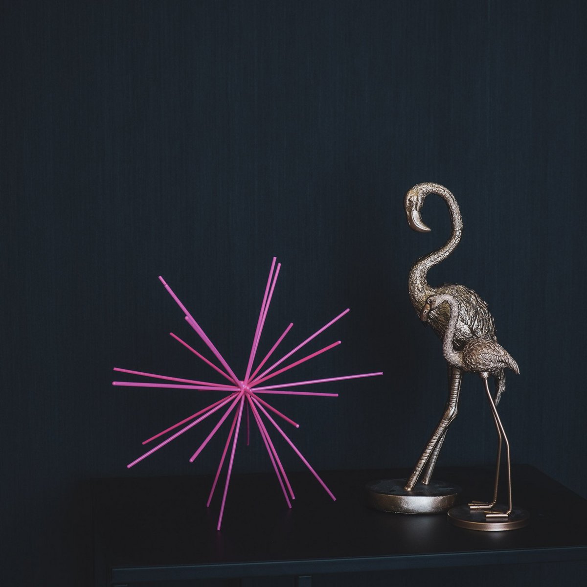 Ornament Vuurwerk Metaal Neon Roze 25x25x25cm