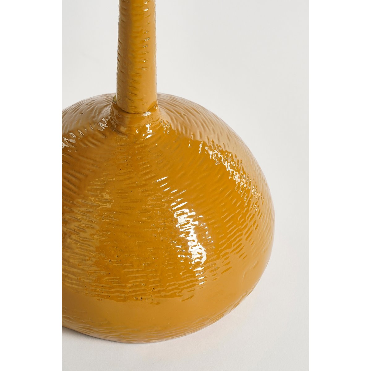 Colin Bijzettafel H58 x Ø34 cm Gerecycled Aluminium 100% FSC Bruin