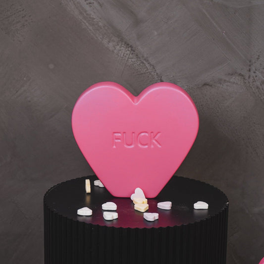 Ornament Candy Heart 'FUCK' Neon Roze 13x4x11,5cm