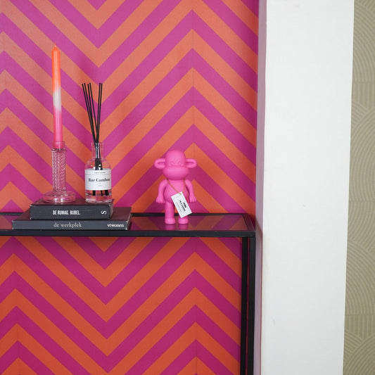 Ornament aap 'de legende' polyresin roze 11x7x19cm